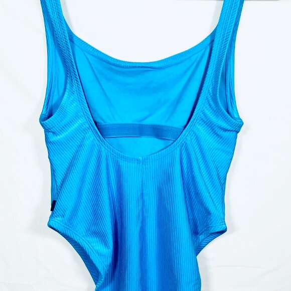 💙 Reebok Ribbed One-Piece Swimsuit 💙
- Picture 6 of 12